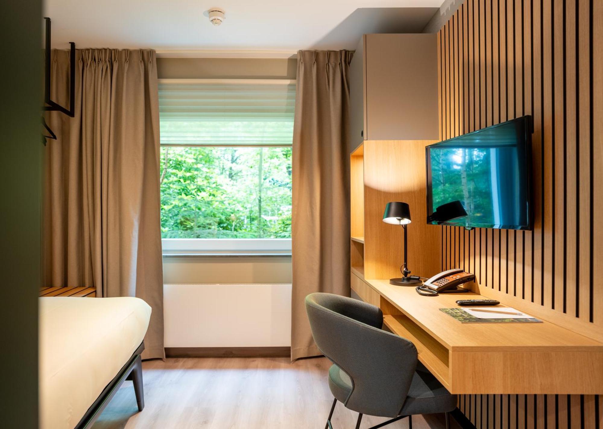 Hotel Kontakt Der Kontinenten Soesterberg Esterno foto