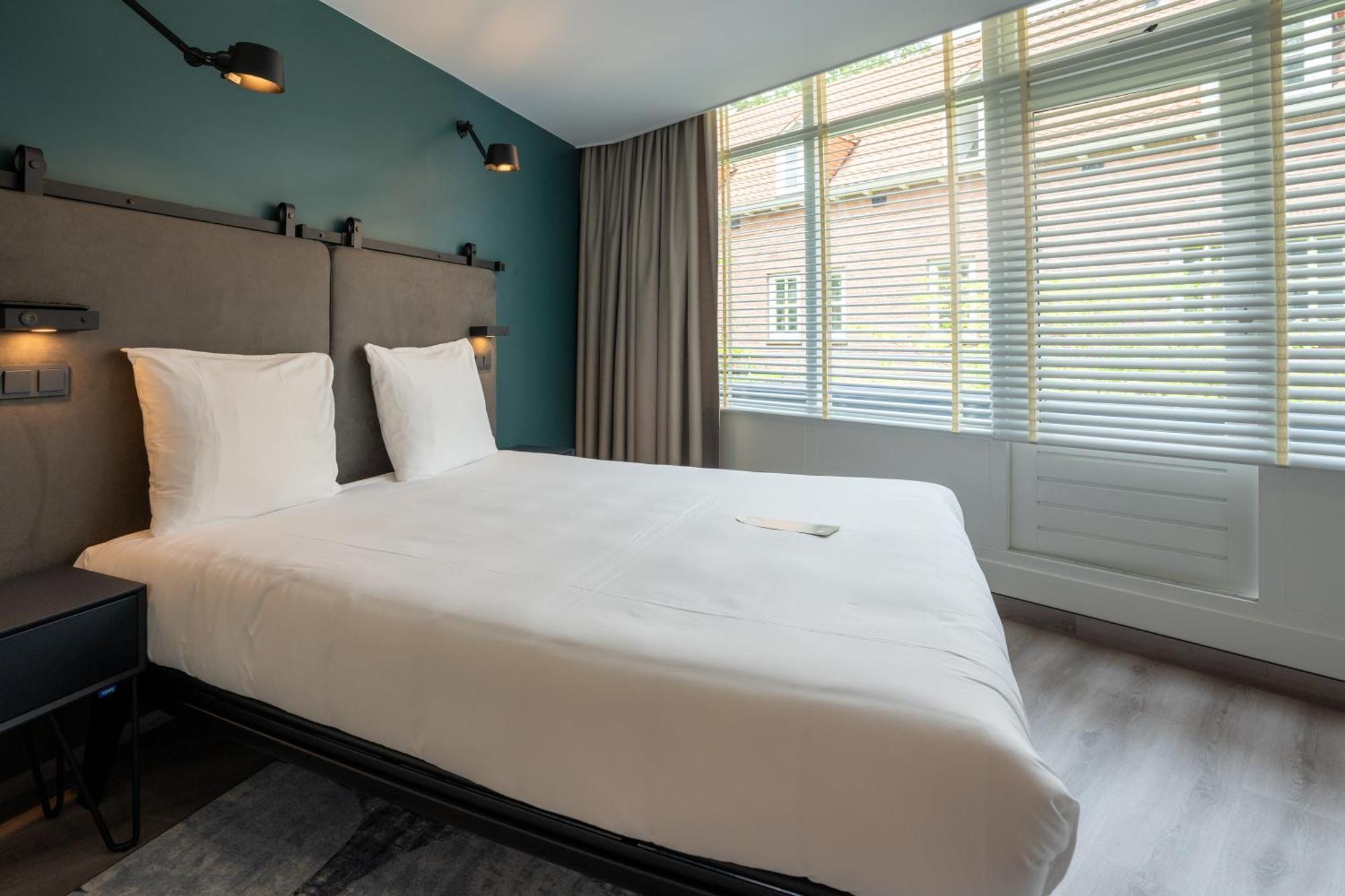 Hotel Kontakt Der Kontinenten Soesterberg Esterno foto