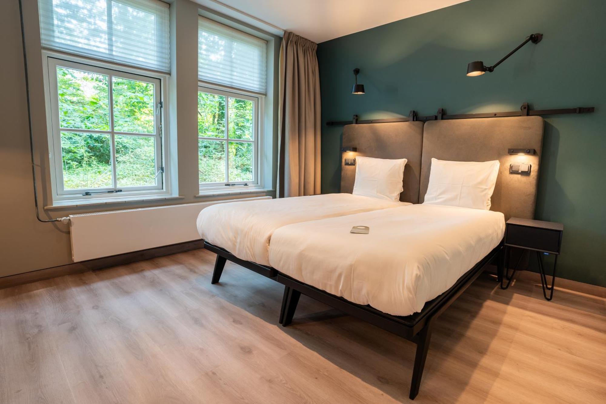 Hotel Kontakt Der Kontinenten Soesterberg Esterno foto